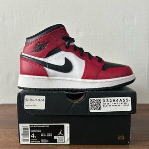 Air Jordan 1 Mid Chicago Black Toe 4Y